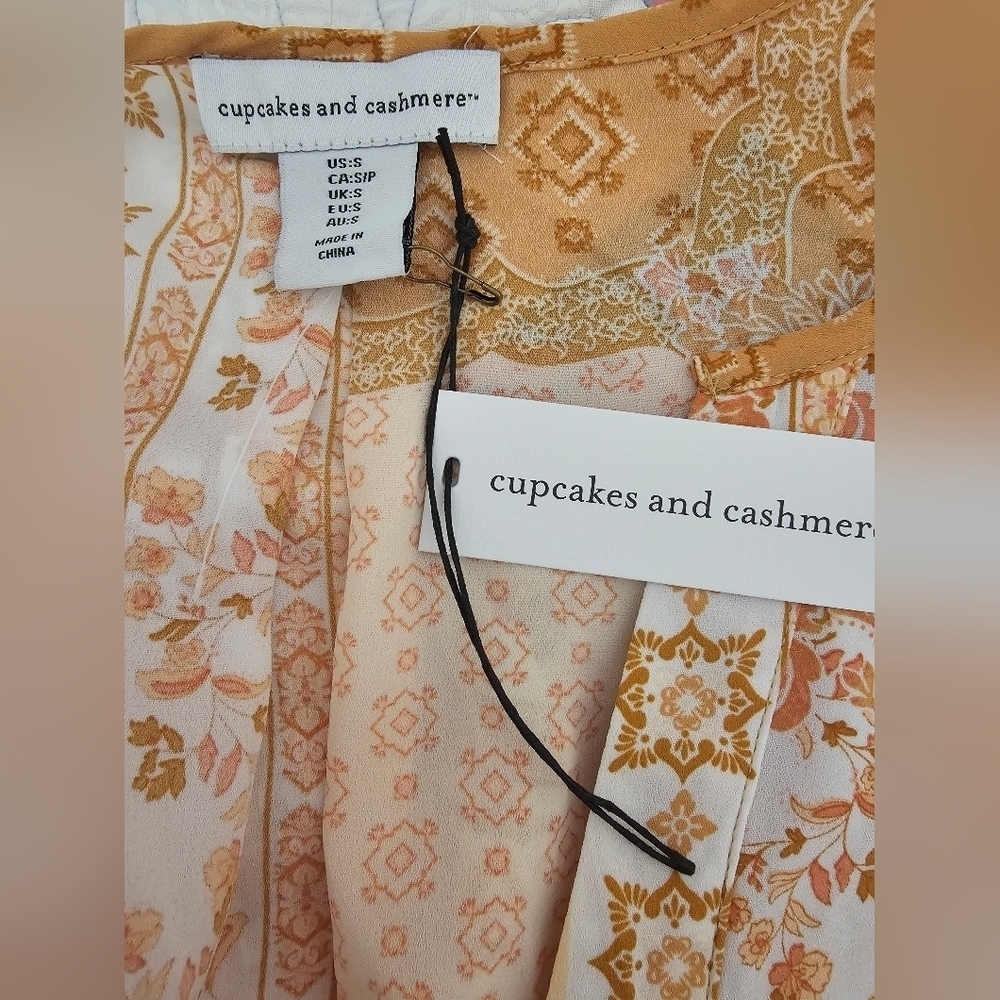 Cupcakes & Cashmere Paisley Style Blouse Women's Size Small NWOT - Picture 5 of 9